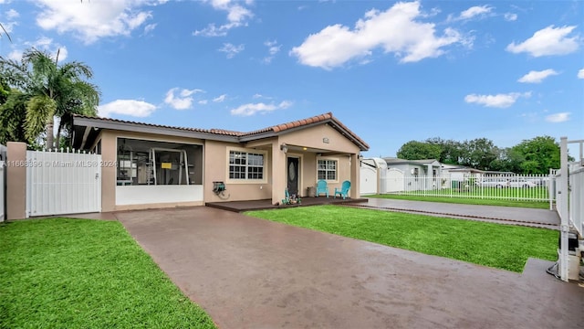 view of front of house featuring a front yard