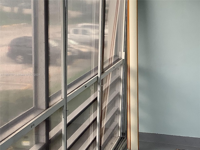 60 Windsor C Unit 60, West Palm Beach, FL 33417 - details with beverage cooler