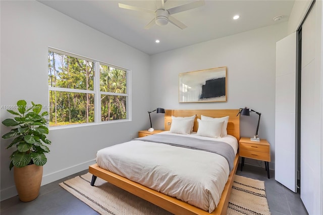 bedroom with ceiling fan