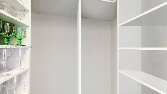 488 NE 18th St Unit 2301, Miami, FL 33132 - view of pantry