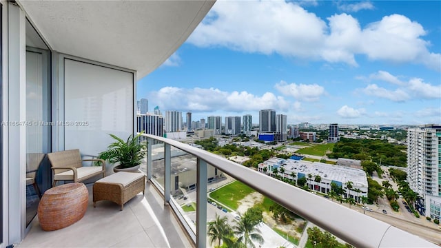 488 NE 18th St Unit 2301, Miami, FL 33132 - balcony featuring a view of skyline