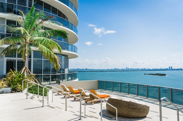 488 NE 18th St Unit 2301, Miami, FL 33132 - balcony featuring a water view