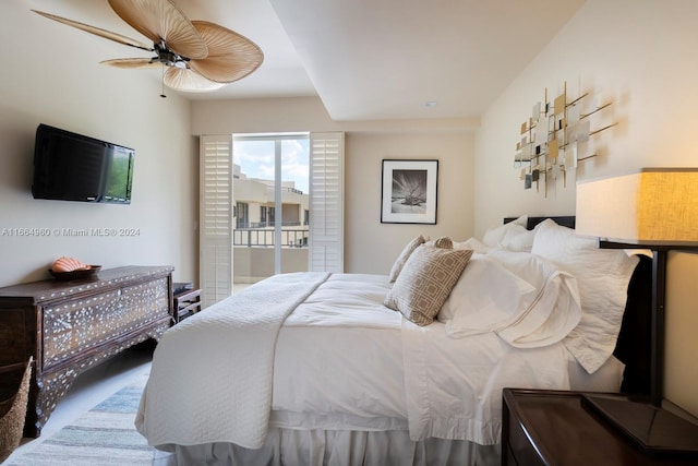 bedroom with ceiling fan