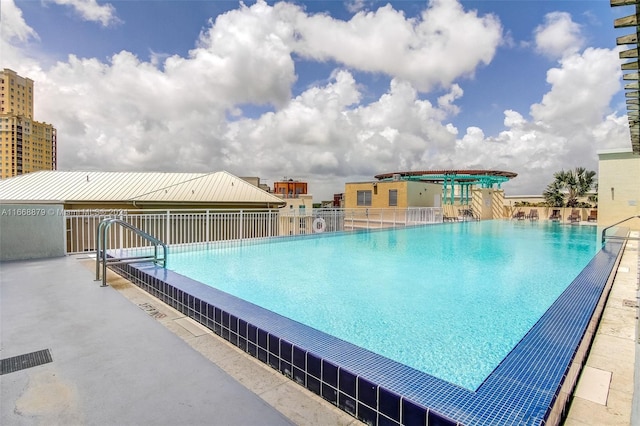 view of swimming pool