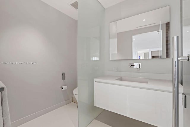 450 Alton Rd Unit Ph2, Miami Beach, FL 33139 - bathroom with toilet and vanity