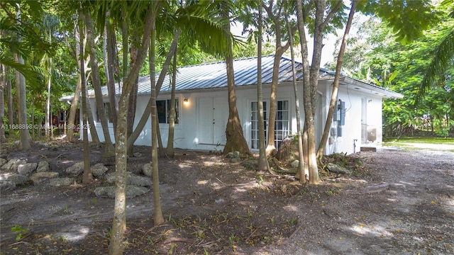 view of front of property with metal roof