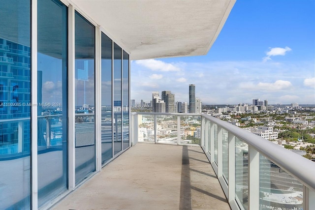 100 S Pointe Dr Unit 2208, Miami Beach, FL 33139 - balcony featuring a skyline view