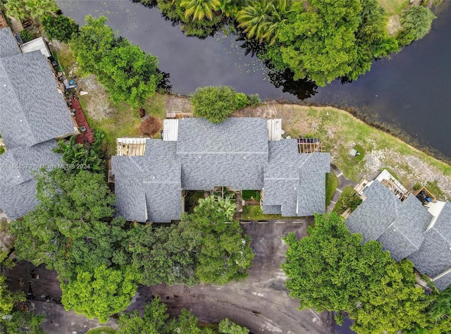 bird's eye view with a water view