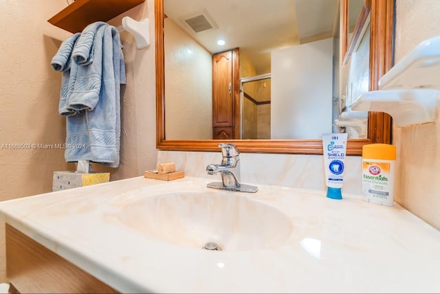 bathroom featuring sink