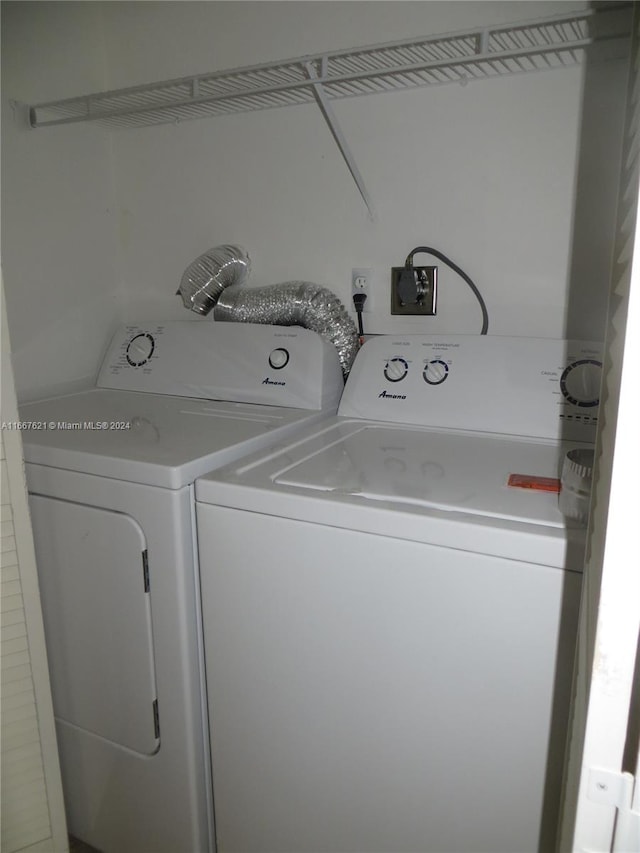 laundry room featuring washer and dryer