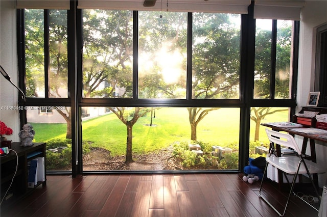 sunroom / solarium with a healthy amount of sunlight