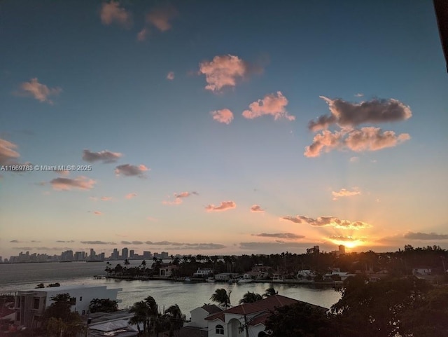 water view featuring a view of city