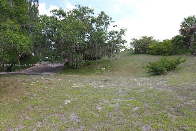 Listing photo 2 for 9701 SE Water St, Hobe Sound FL 33455