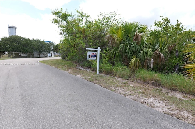 Listing photo 2 for 9701-B SE Water St, Hobe Sound FL 33455