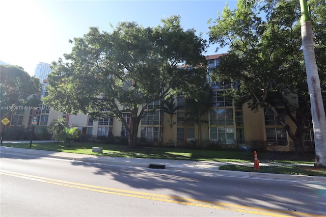 210 172nd St Unit 332, Sunny Isles Beach, FL 33160 - view of building exterior