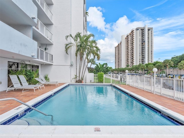 view of swimming pool