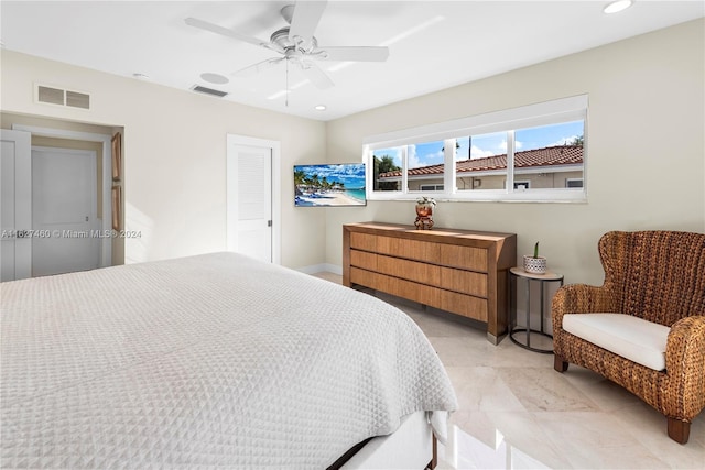 bedroom with ceiling fan