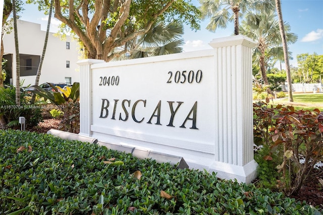 view of community / neighborhood sign