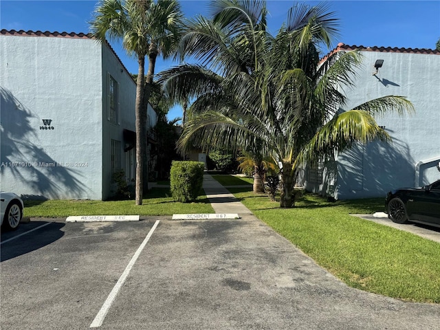 exterior space featuring a yard