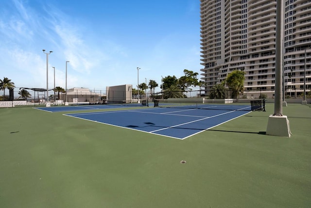 600 NE 36th St Unit 423, Miami, FL 33137 - view of tennis court