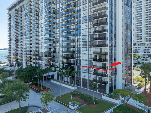 600 NE 36th St Unit 423, Miami, FL 33137 - view of apartment building / complex with a water view
