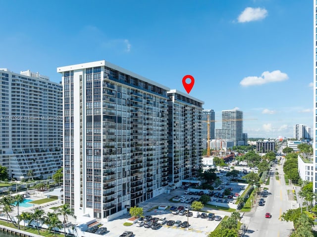 600 NE 36th St Unit 423, Miami, FL 33137 - view of property featuring a city view