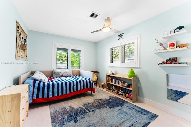 bedroom featuring ceiling fan