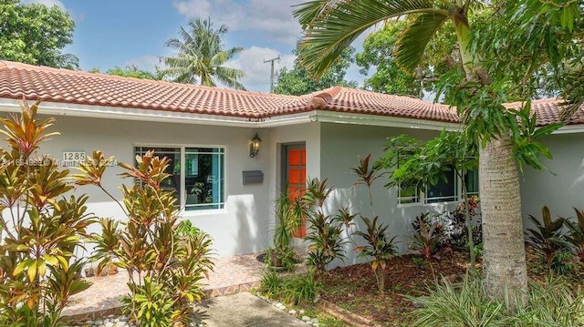 view of mediterranean / spanish-style home