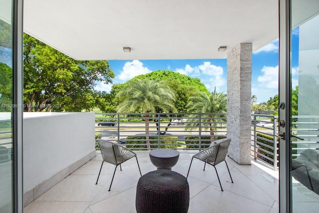 2382 Alton Rd, Miami Beach, FL 33140 - view of balcony