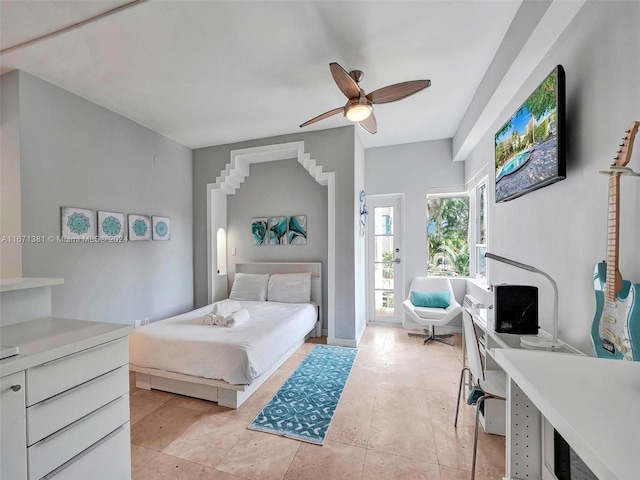 bedroom featuring ceiling fan