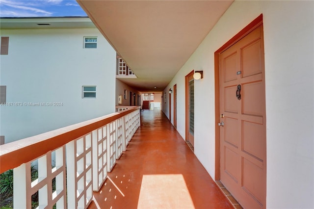 Listing photo 3 for 1100 Hillcrest Ct Unit 210, Hollywood FL 33021