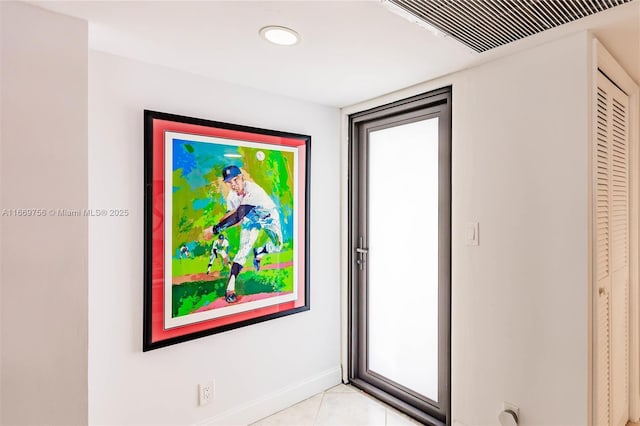 1586 S Ocean Ln Unit 125, Fort Lauderdale, FL 33316 - interior space with recessed lighting, baseboards, visible vents, and light tile patterned floors