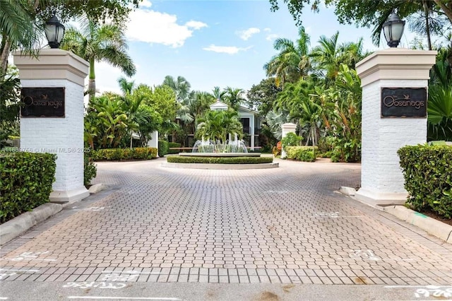 1586 S Ocean Ln Unit 125, Fort Lauderdale, FL 33316 - surrounding community featuring uncovered parking