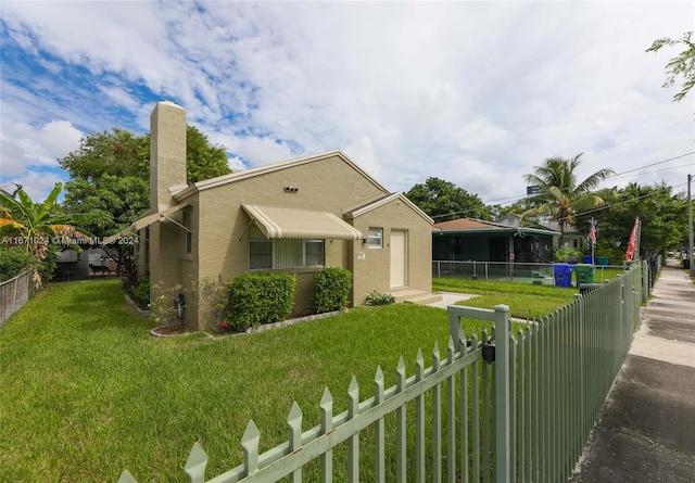 view of front of house with a front lawn