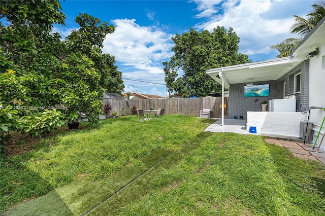 view of yard with a patio