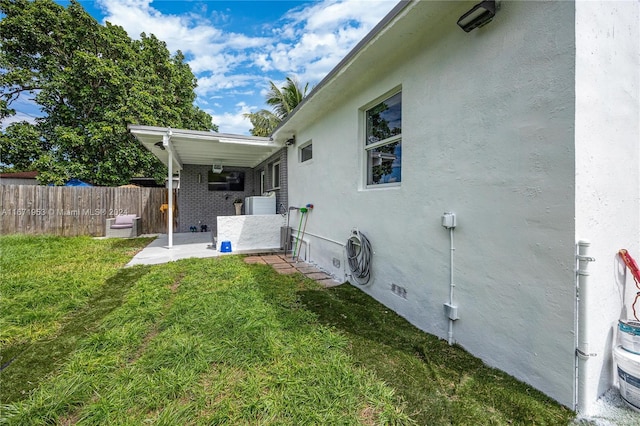 view of yard with a patio