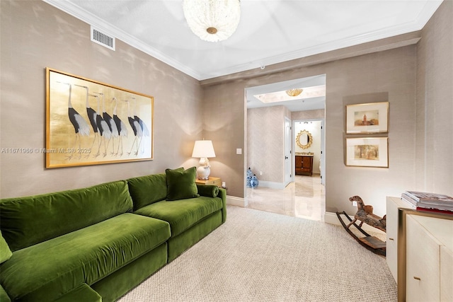 living room featuring visible vents, baseboards, and ornamental molding