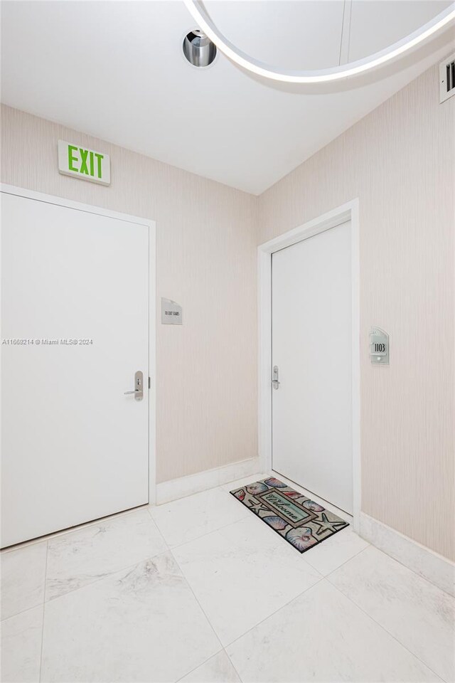 17121 Collins Ave Unit 1103, Sunny Isles Beach, FL 33160 - view of foyer