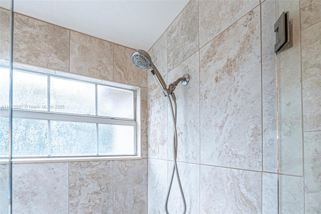 2913 Myrtle Oak Cir, Davie, FL 33328 - bathroom view of a tile shower