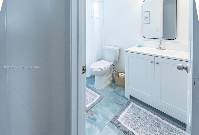 2913 Myrtle Oak Cir, Davie, FL 33328 - bathroom featuring toilet and vanity
