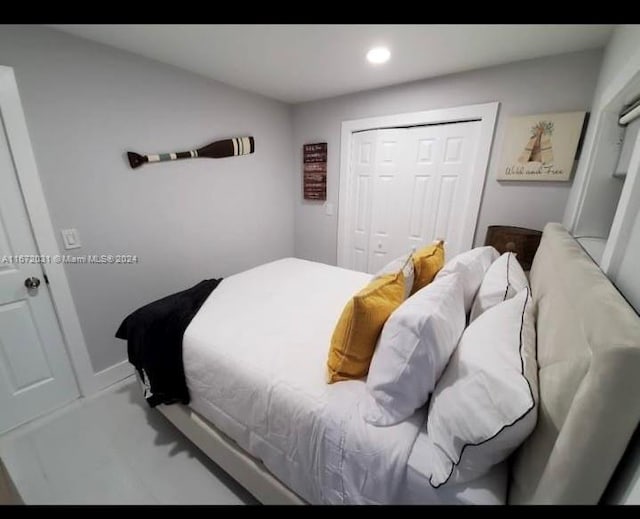 bedroom featuring a closet