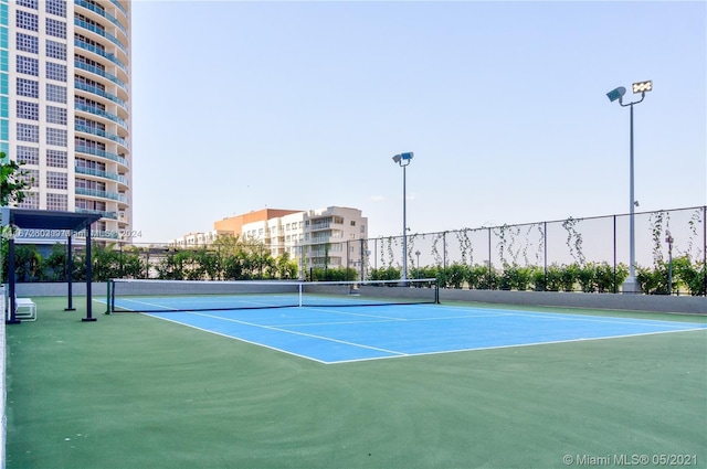 121 NE 34th St Unit 2806A, Miami, FL 33137 - view of tennis court with fence