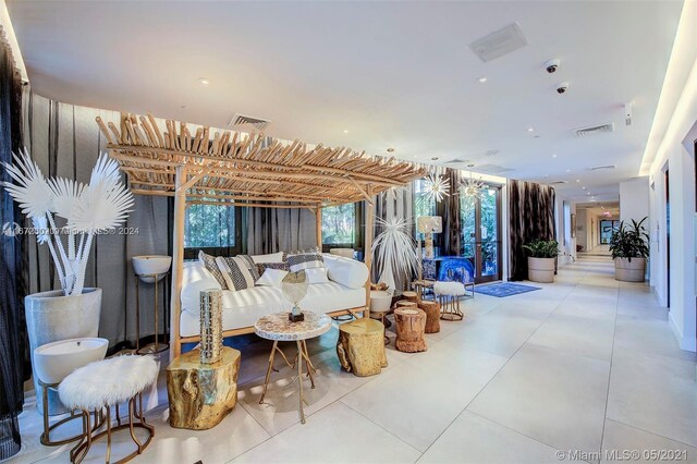 121 NE 34th St Unit 2806A, Miami, FL 33137 - community lobby featuring visible vents