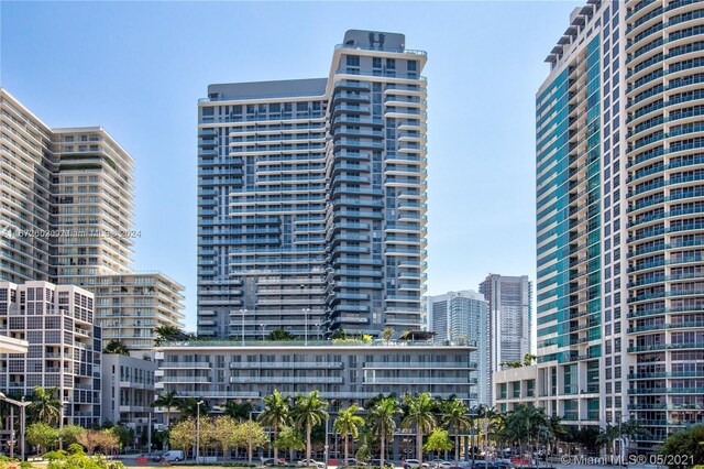 121 NE 34th St Unit 2806A, Miami, FL 33137 - view of property featuring a city view