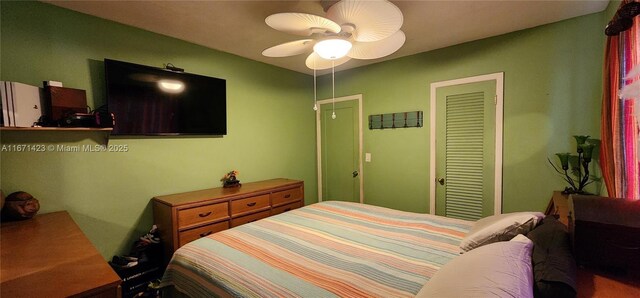 bedroom featuring a ceiling fan