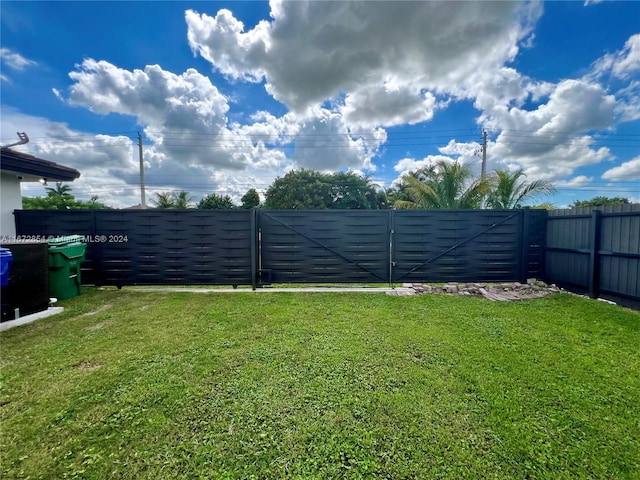 20461 SW 320th St, Homestead, FL 33030 - view of yard with a gate