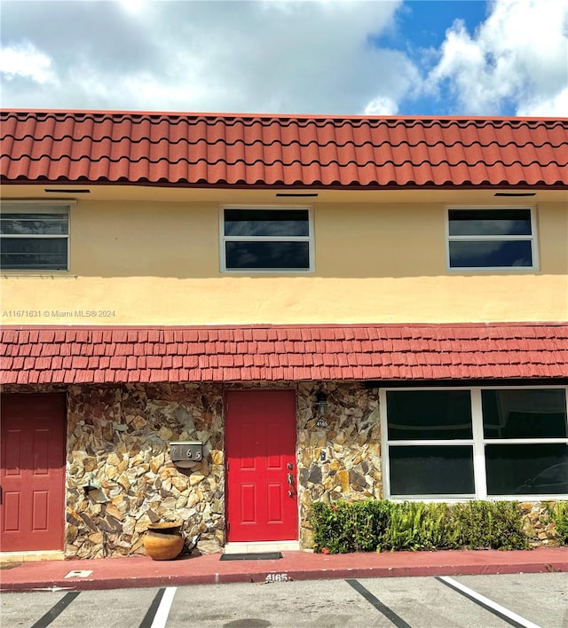 view of front of home