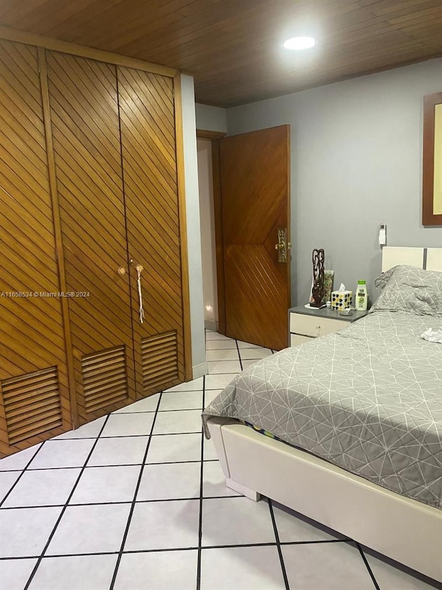 94-93 59 Cra, Barranquilla, FL 80001 - tiled bedroom featuring a closet and recessed lighting