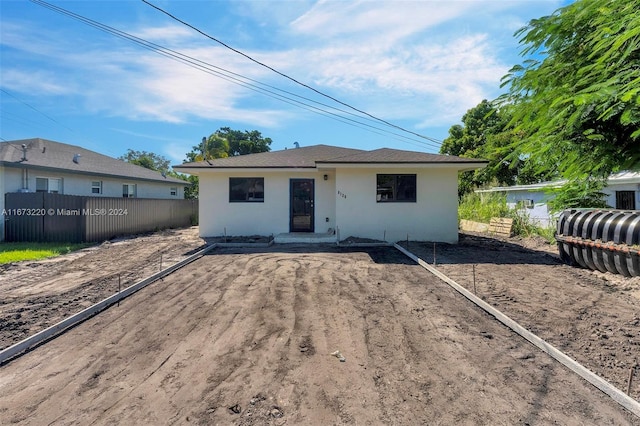 view of front of property