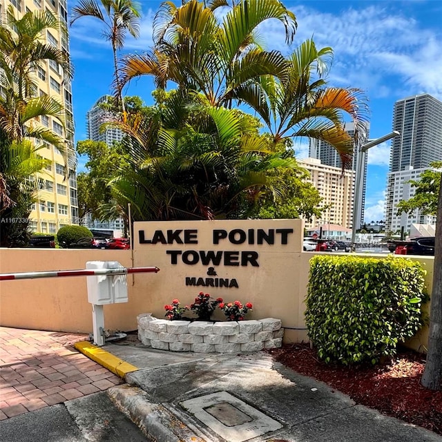 view of community / neighborhood sign